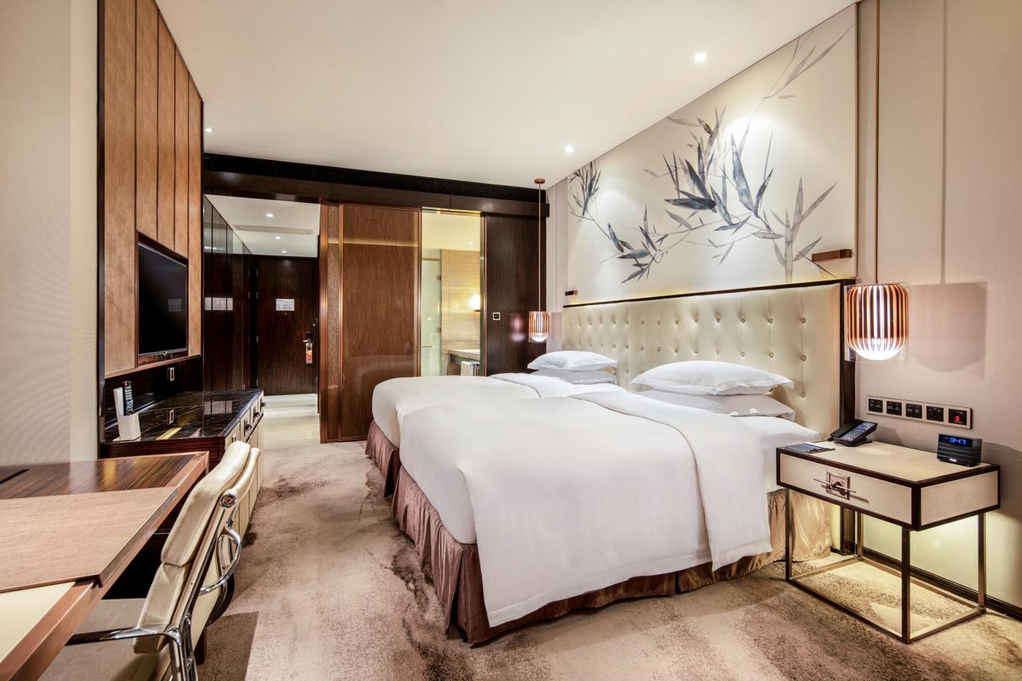 Hilton Futian, Metro Station At Front Door, Close To Futian Convention & Exhibition Center 5* Шэньчжэнь